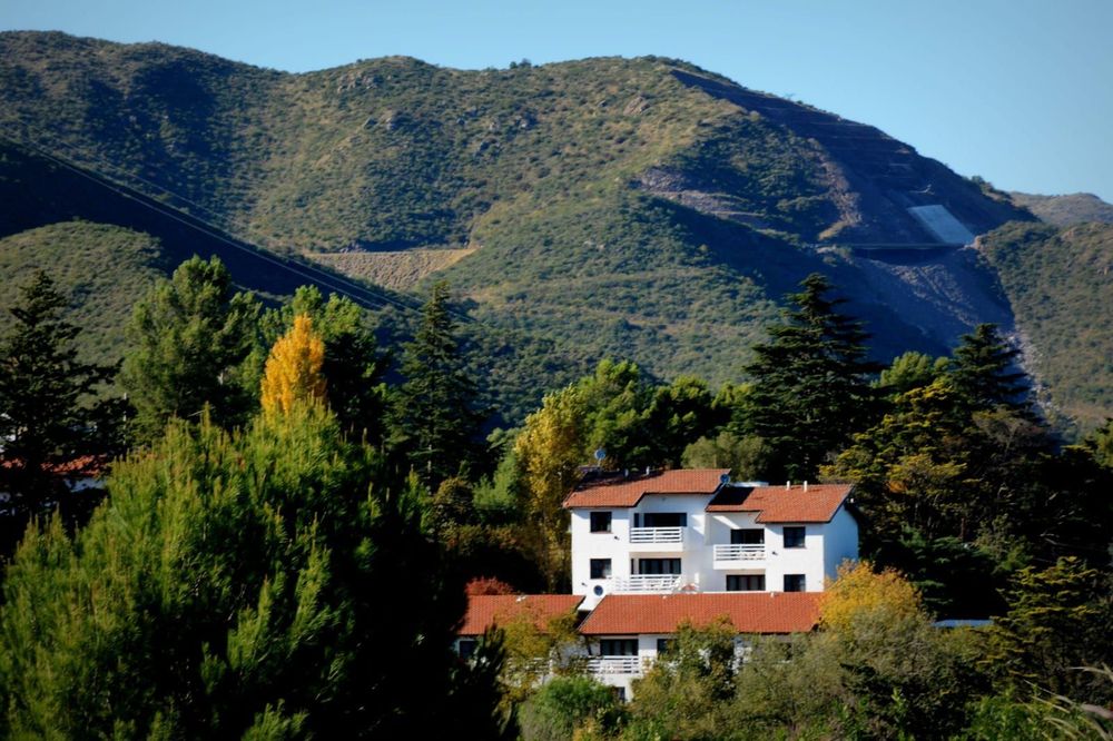 Cabañas Las Ardillas en el faldeo del Cerro La Banderita, La Falda